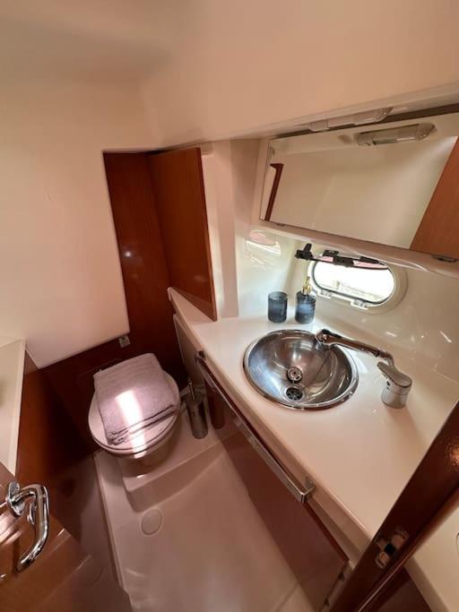 Nuit, A Quai Hotel La Rochelle  Ngoại thất bức ảnh